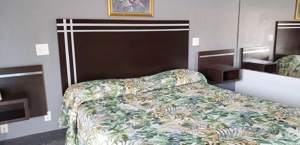 undefined Starlight Inn La Brea 4