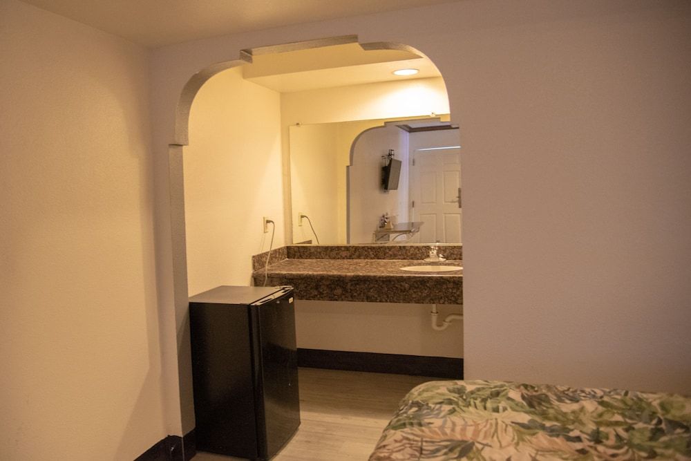 Starlight Inn La Brea Room, 1 King Bed, Non Smoking 8