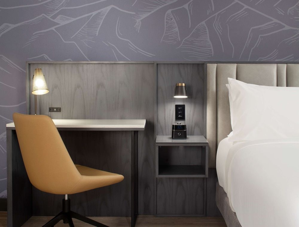 Room, 1 King Bed, Corner