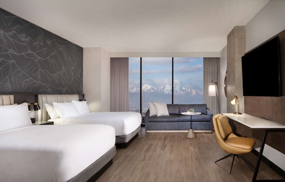 Room, 2 Queen Beds, Valley View