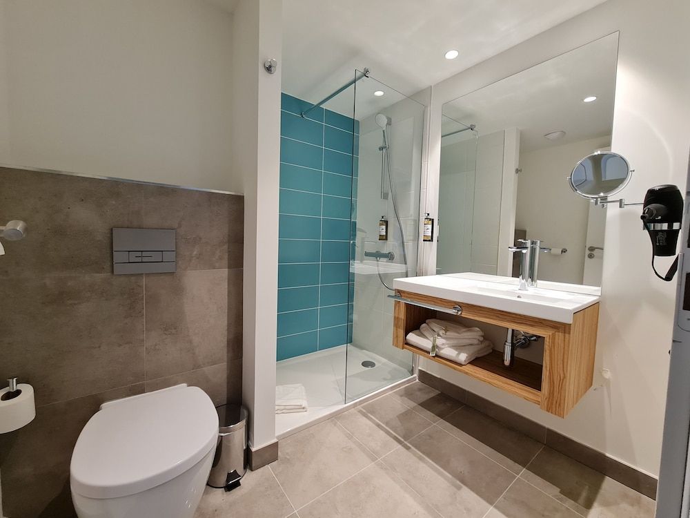 Hotel Akena Nantes Reze Aeroport Family Room 8