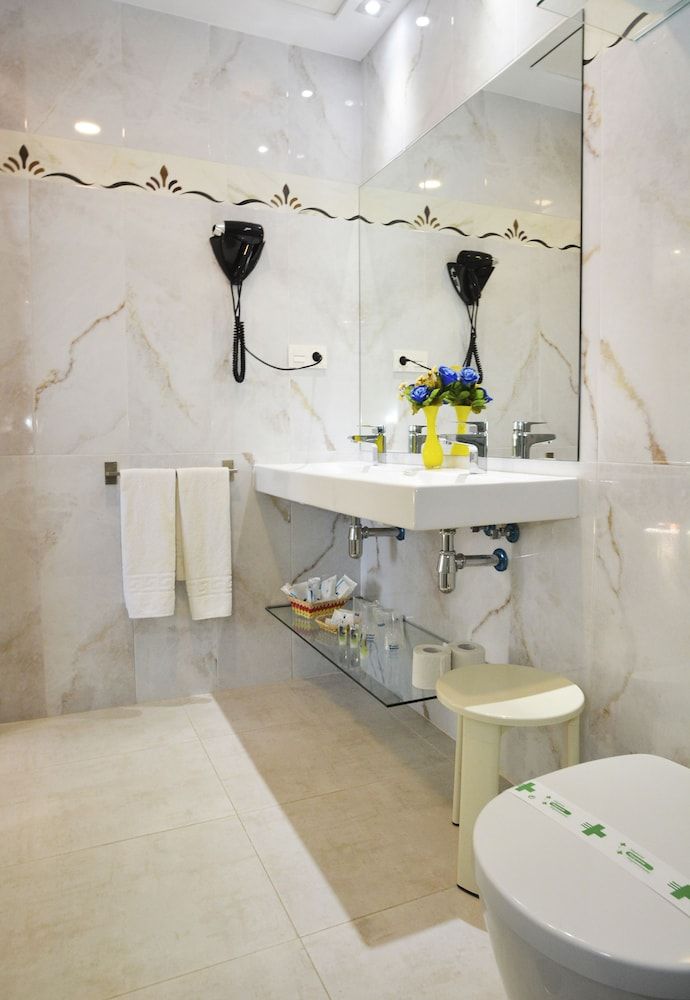 Hotel Torrejoven Junior Suite 9