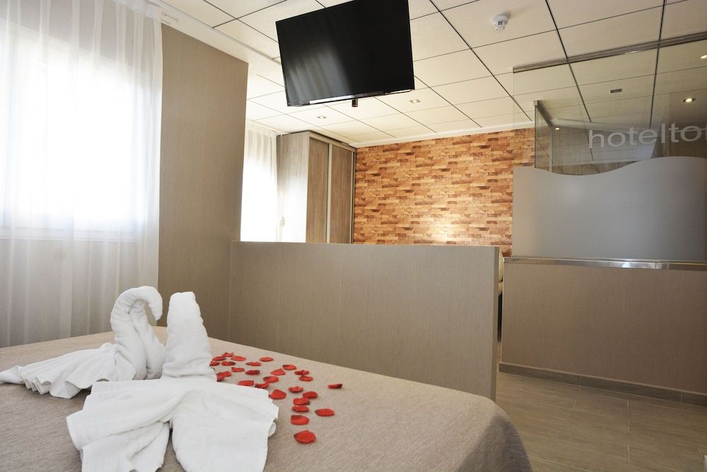 Hotel Torrejoven Junior Suite 13