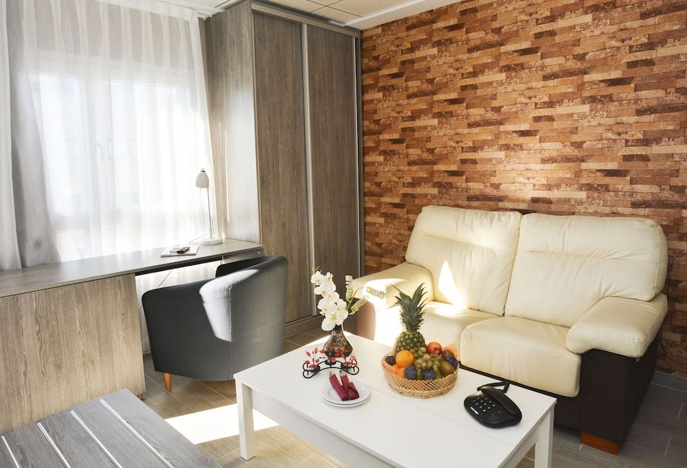 Hotel Torrejoven Junior Suite 16