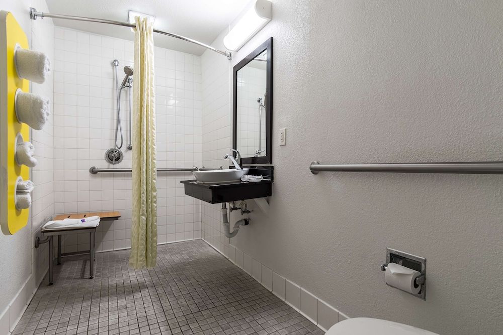 Deluxe Room, 1 Double Bed, Accessible, Non Smoking