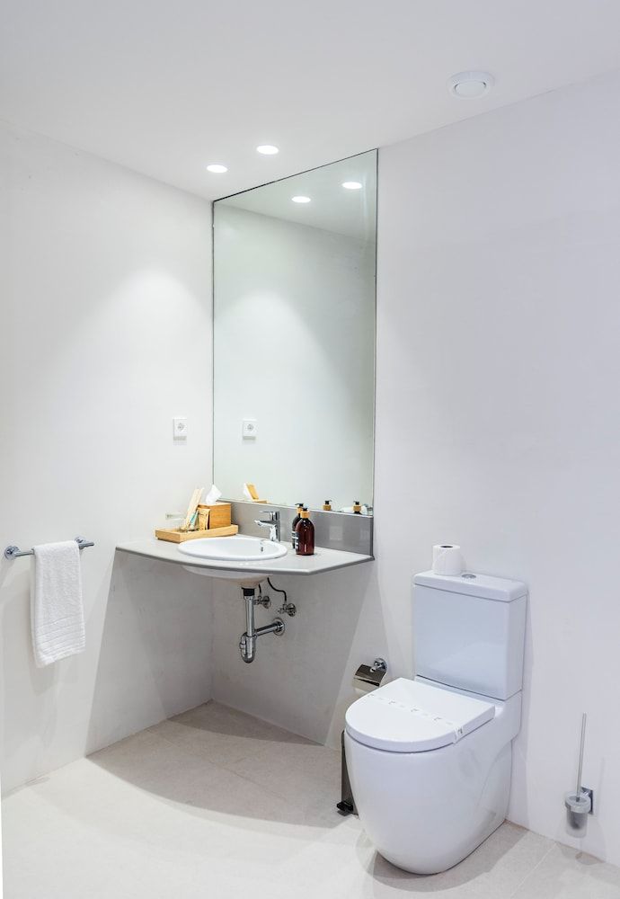 Hotel California Superior Twin Room (Superior 2 single beds)) 7