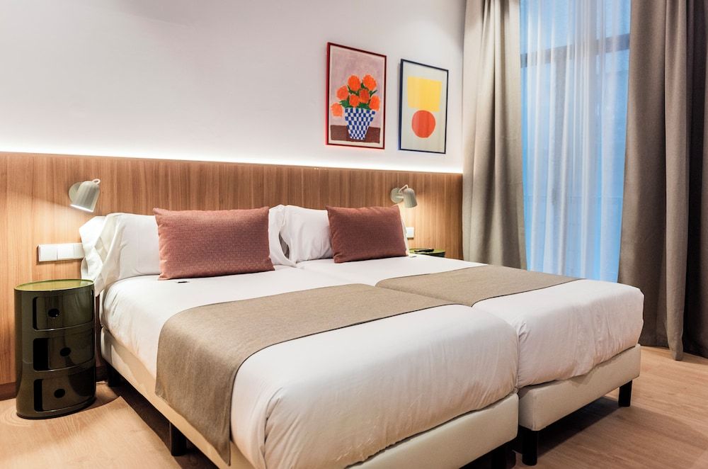 Hotel California Superior Twin Room (Superior 2 single beds)) 3