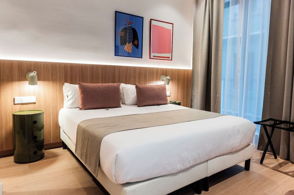 undefined Hotel California 3