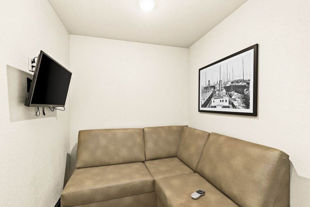 Cobblestone Hotel & Suites - International Falls Studio, Multiple Beds, Accessible, Non Smoking 8