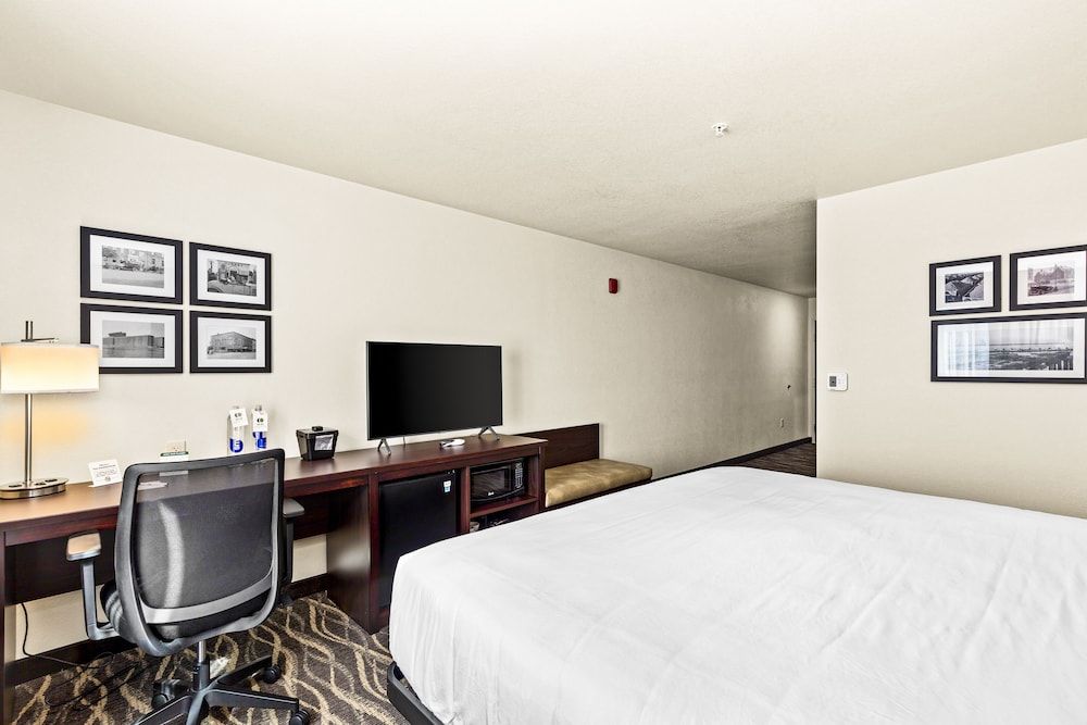 Cobblestone Hotel & Suites - International Falls Studio, Multiple Beds, Accessible, Non Smoking 9