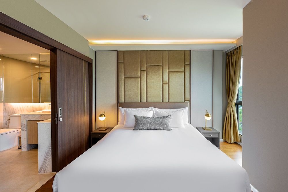 MIDA Grande Resort Phuket Deluxe Ocean View 14