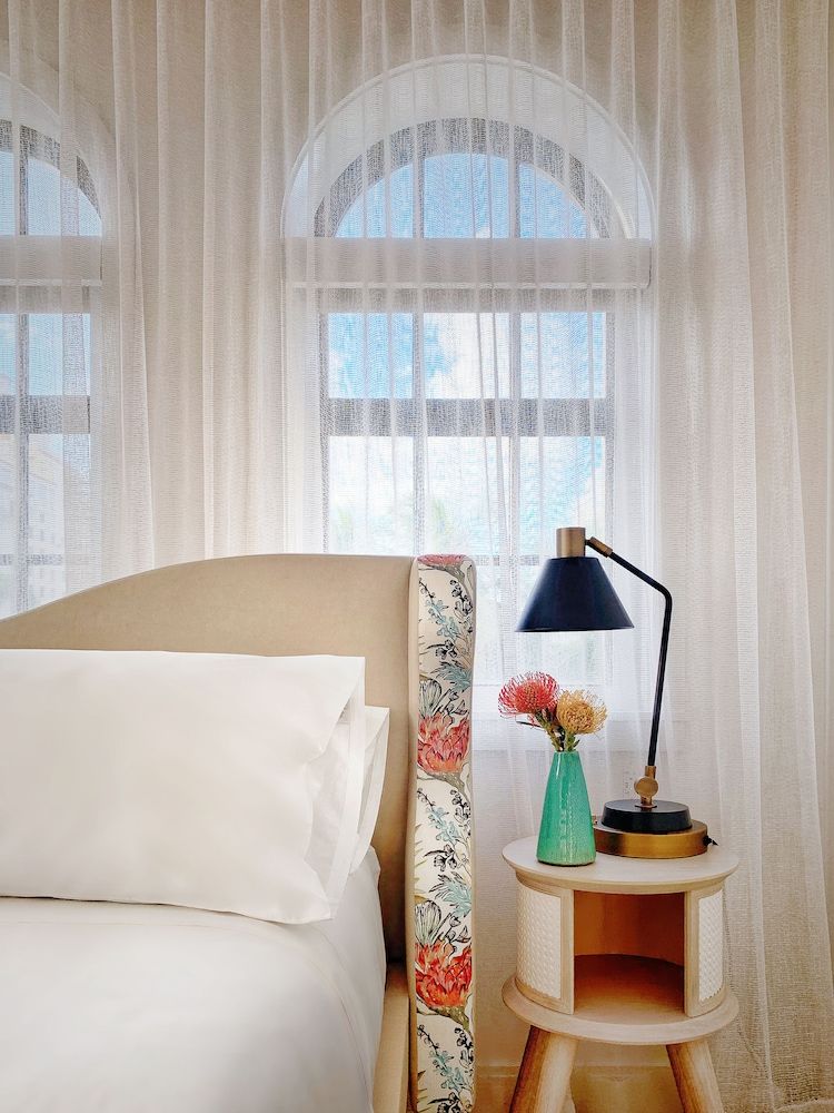 White Elephant Palm Beach King Suite w/ Open Balcony 2