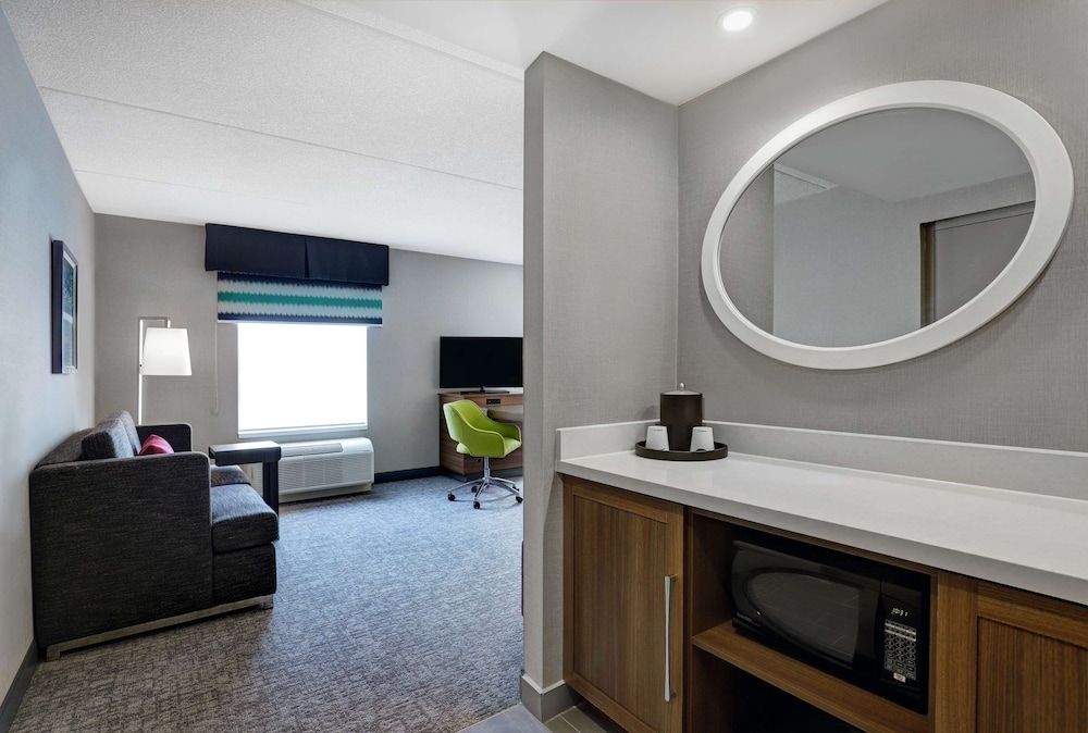 Studio Suite, 1 King Bed, Accessible, Non Smoking (Mobility & Hearing, Roll-in Shower)