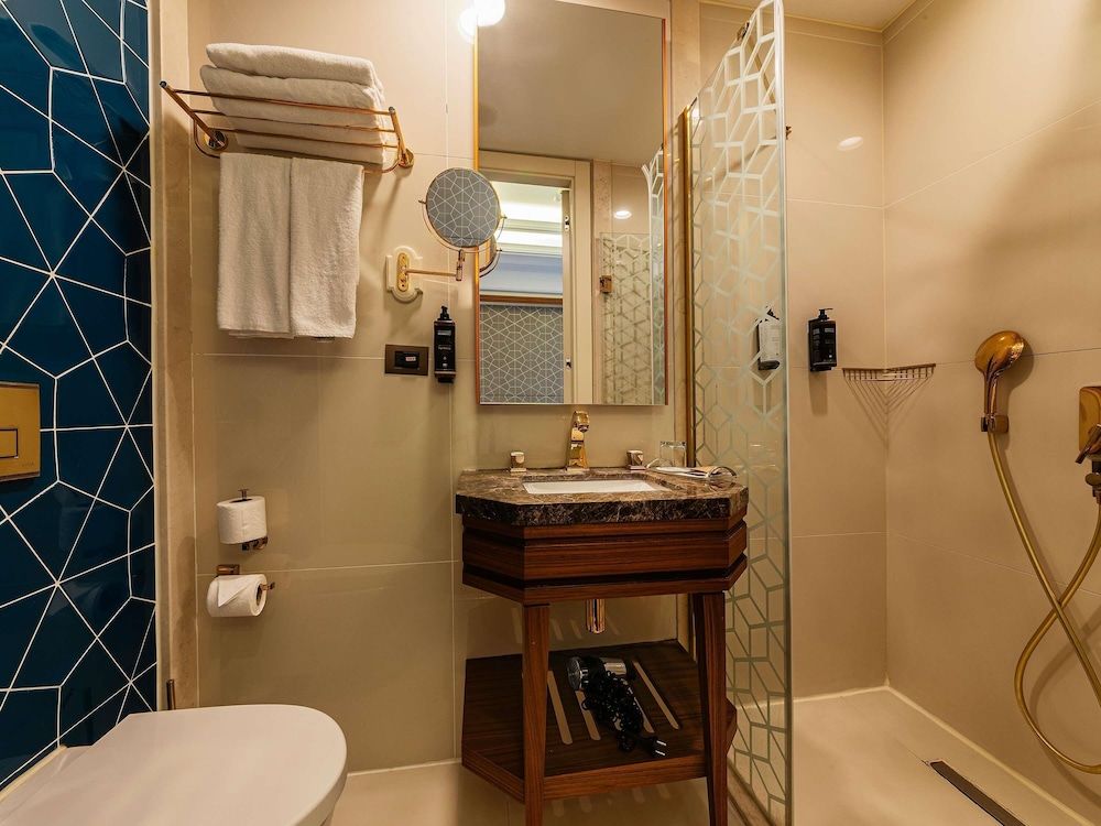 Mercure Istanbul Sirkeci Superior Room, 1 King Bed 7