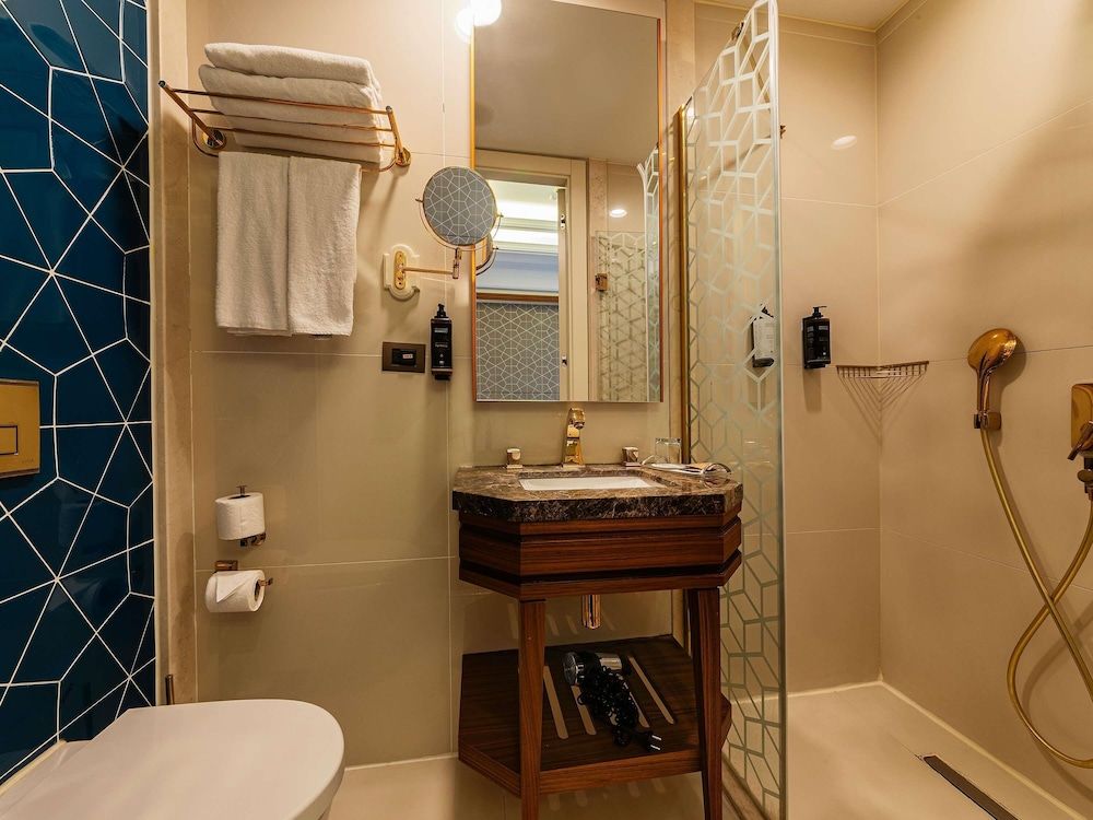 Mercure Istanbul Sirkeci Superior Room, 2 Twin Beds 5