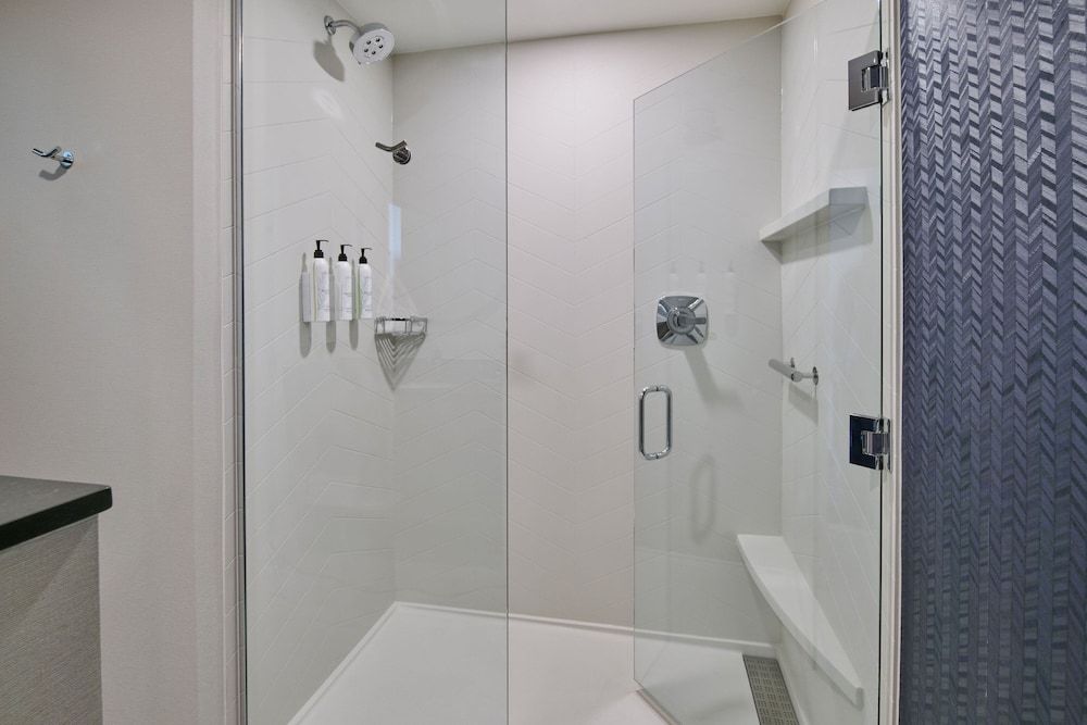 Room, 1 King Bed (High Floor)