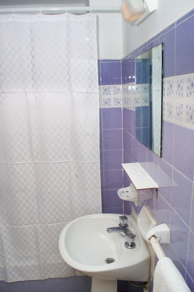 Marcopolo Inn Bariloche - Hostel Twin Room, Private Bathroom 6