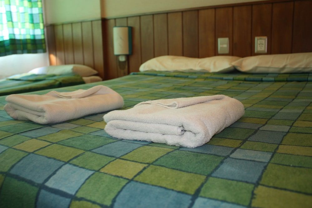Marcopolo Inn Bariloche - Hostel Triple Room, 3 Twin Beds, Private Bathroom 4