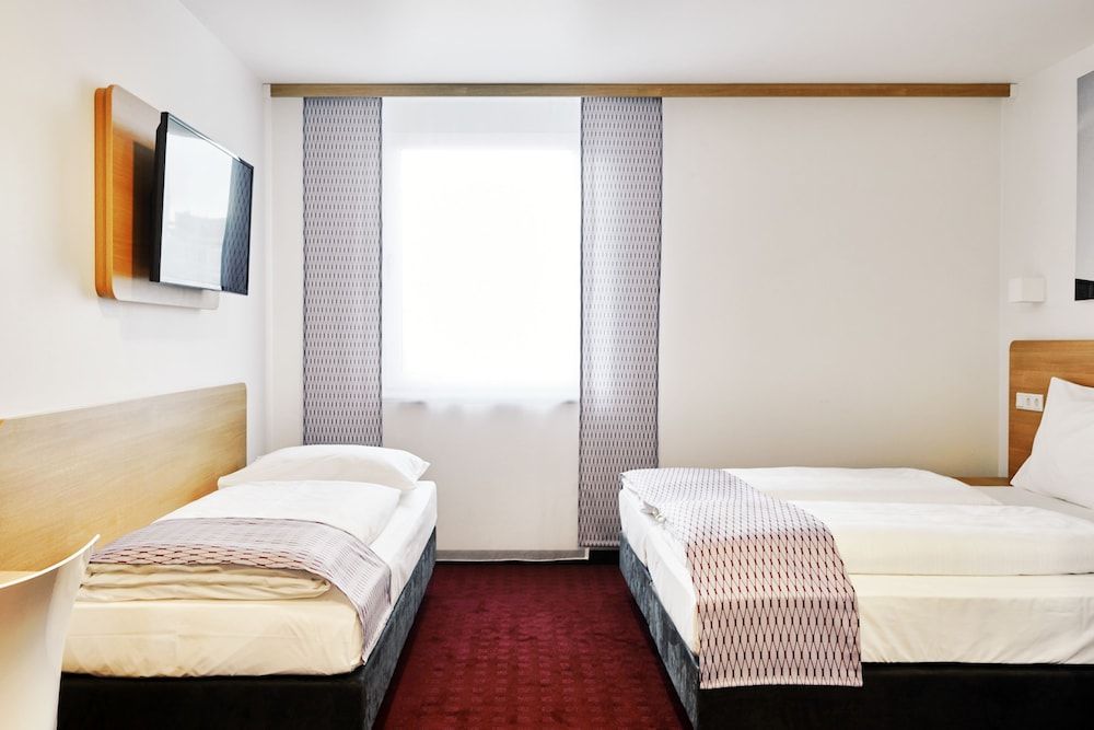 Basic Triple Room, 3 Twin Beds, Non Smoking