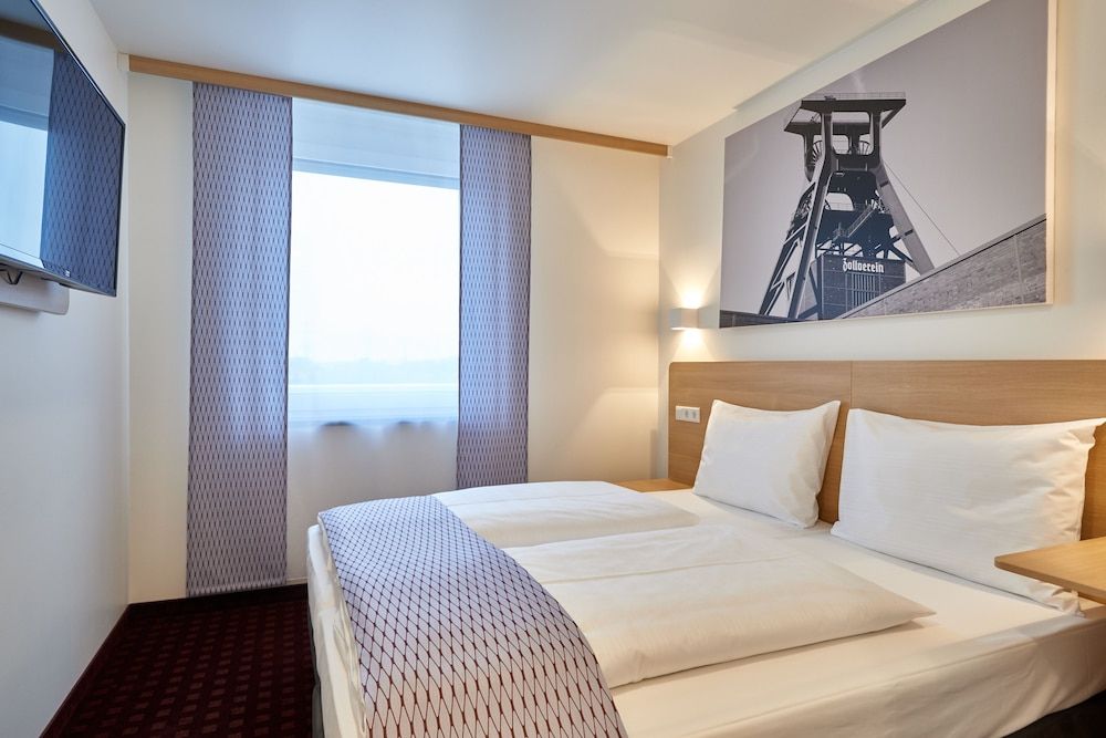 Business Double Room, 2 Twin Beds, Park View