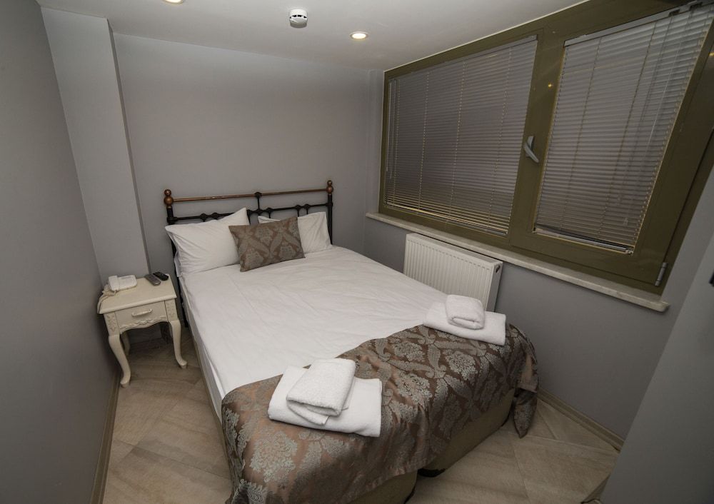 HHK Hotel Downtown BASEMENT WITHOUT WINDOW 3