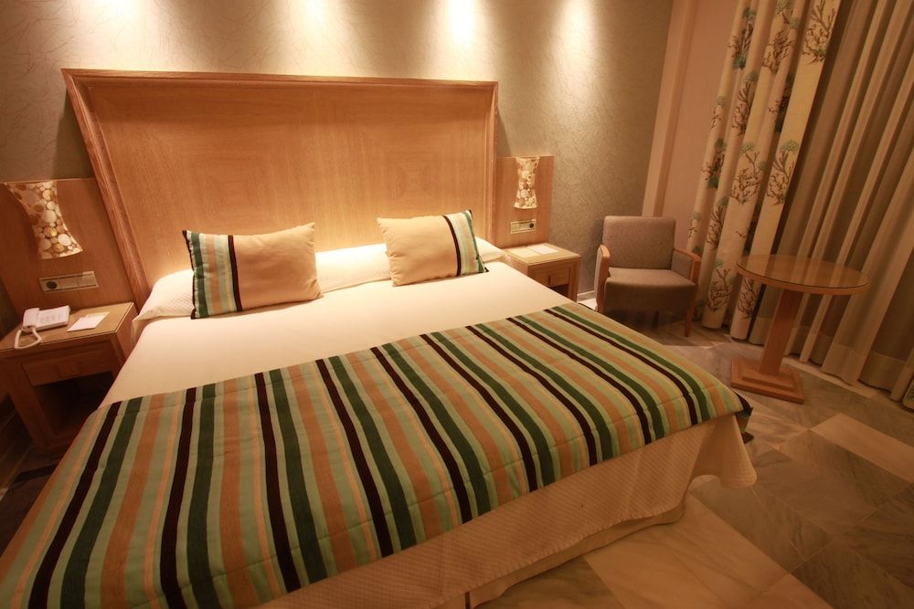 Hotel Balcón de Europa Standard Double Room (Interior Courtyard View) 3