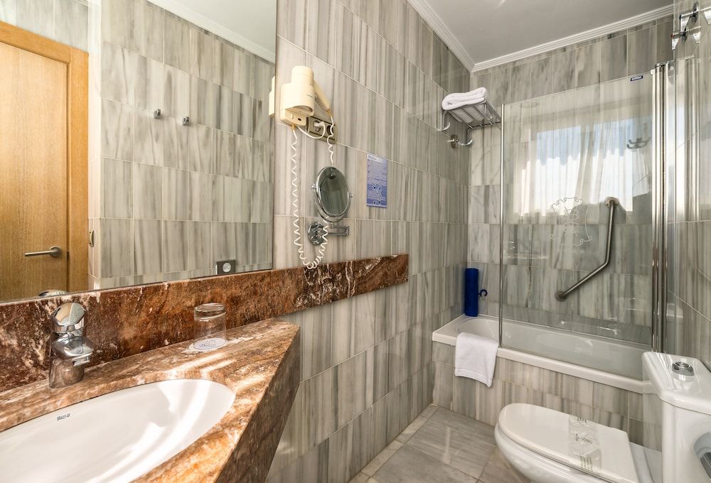 Hotel Balcón de Europa Standard Double Room (Interior Courtyard View) 4