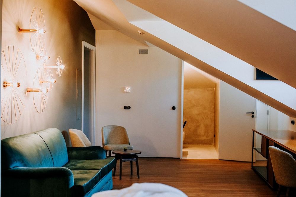 undefined Exmo Hotel by Olivia 2