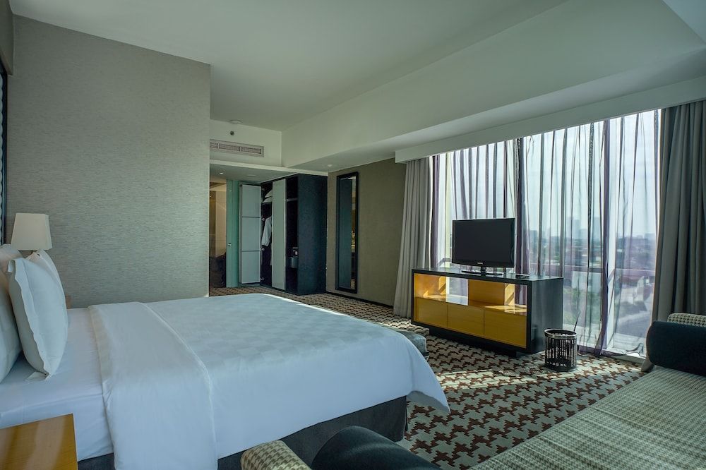 Prominent Suite
