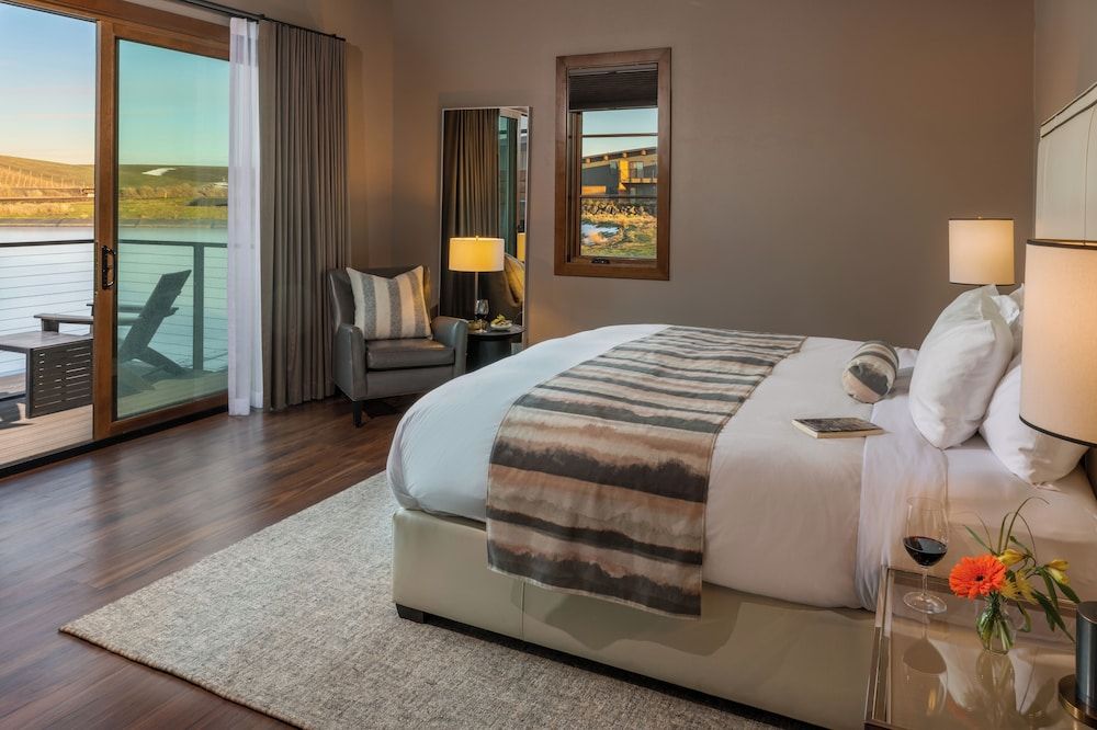 Eritage Resort Premium Bungalow, 1 King Bed, Pets Allowed, Lakeside 2