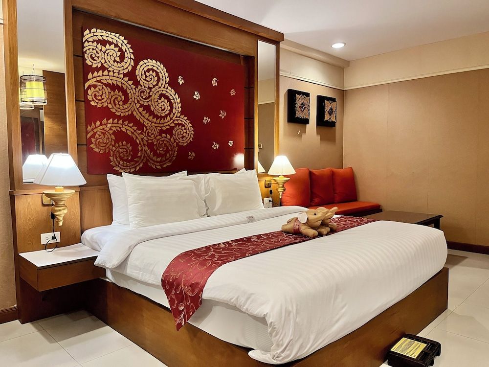 Deluxe Double Room - Room Only No Airport Transfer