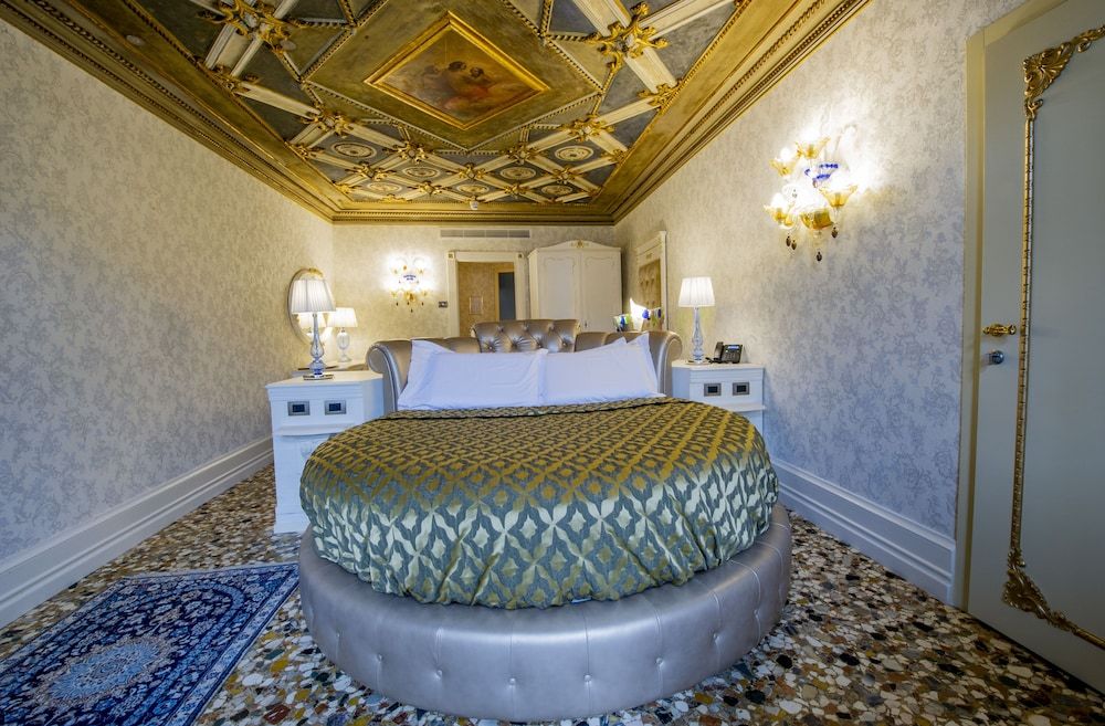 Junior Suite, Canal View