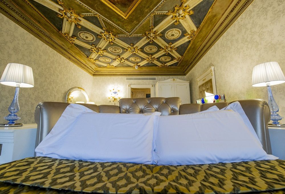 Junior Suite, Canal View