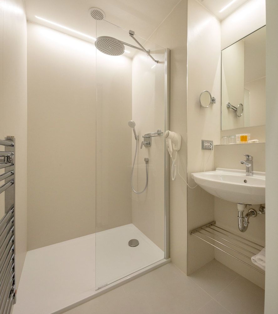 Hotel Continental Standard Double Room 5