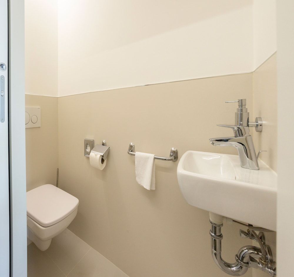 Hotel Continental Standard Double Room 6