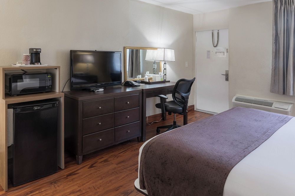 Ocean Reef Hotel Comfort Single Room, 1 King Bed, Non Smoking 5