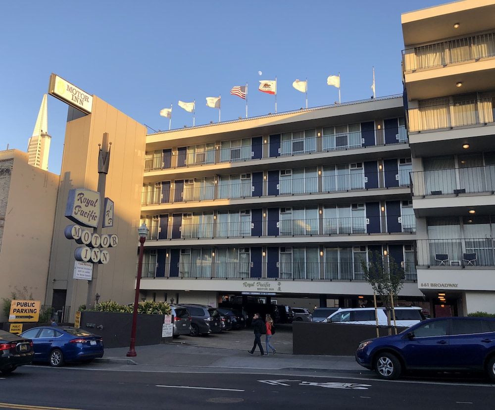 undefined Royal Pacific Motor Inn 6