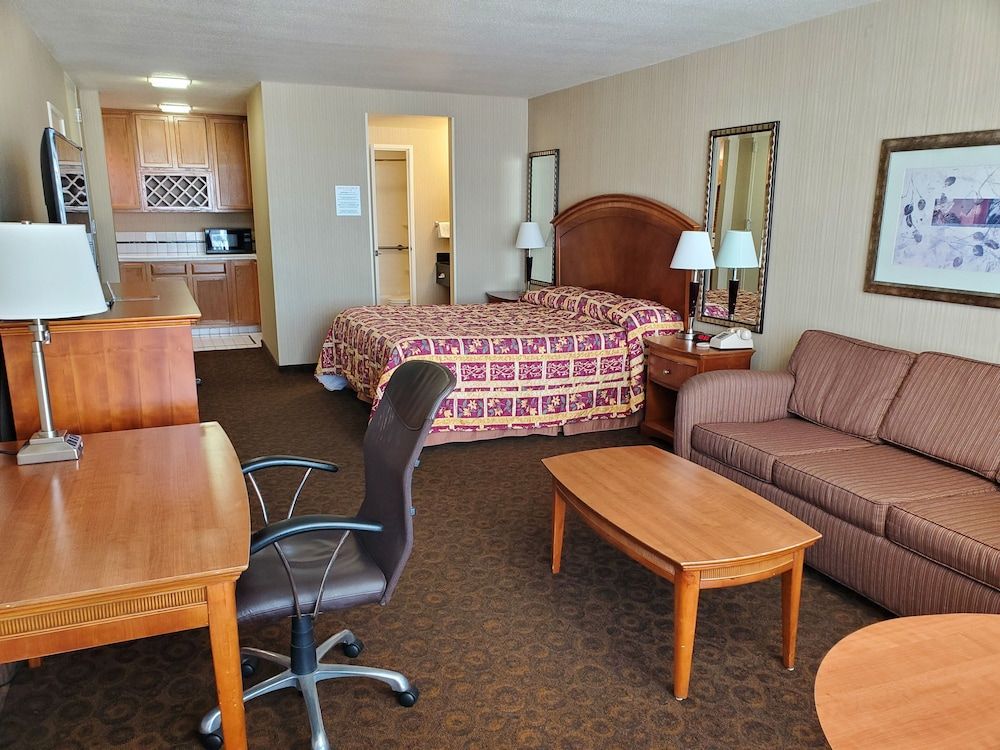 undefined Royal Pacific Motor Inn 4