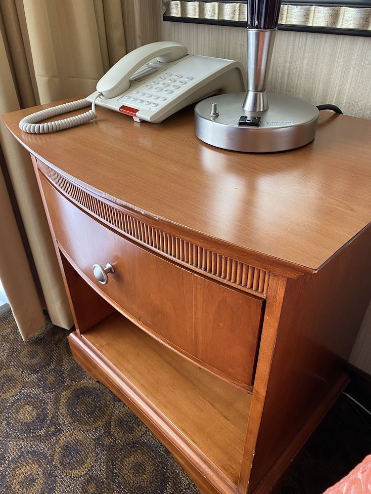 Royal Pacific Motor Inn Standard Room, 1 King Bed 7