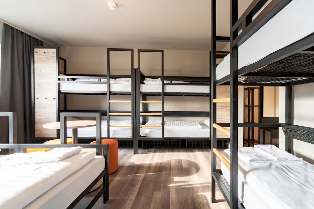 Wolfgang's managed by a&o - Hostel Eight-Bed Room