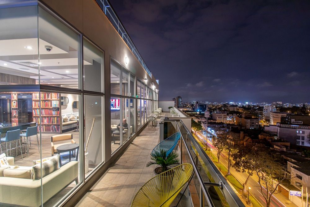 undefined Hampton by Hilton Lima San Isidro 2