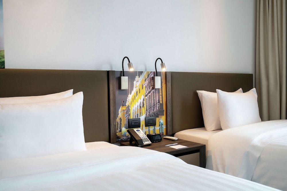 undefined Hampton by Hilton Lima San Isidro 9