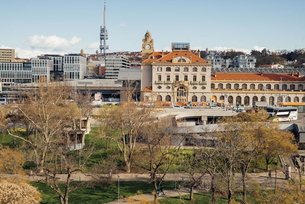 undefined Miss Sophie's Downtown 8