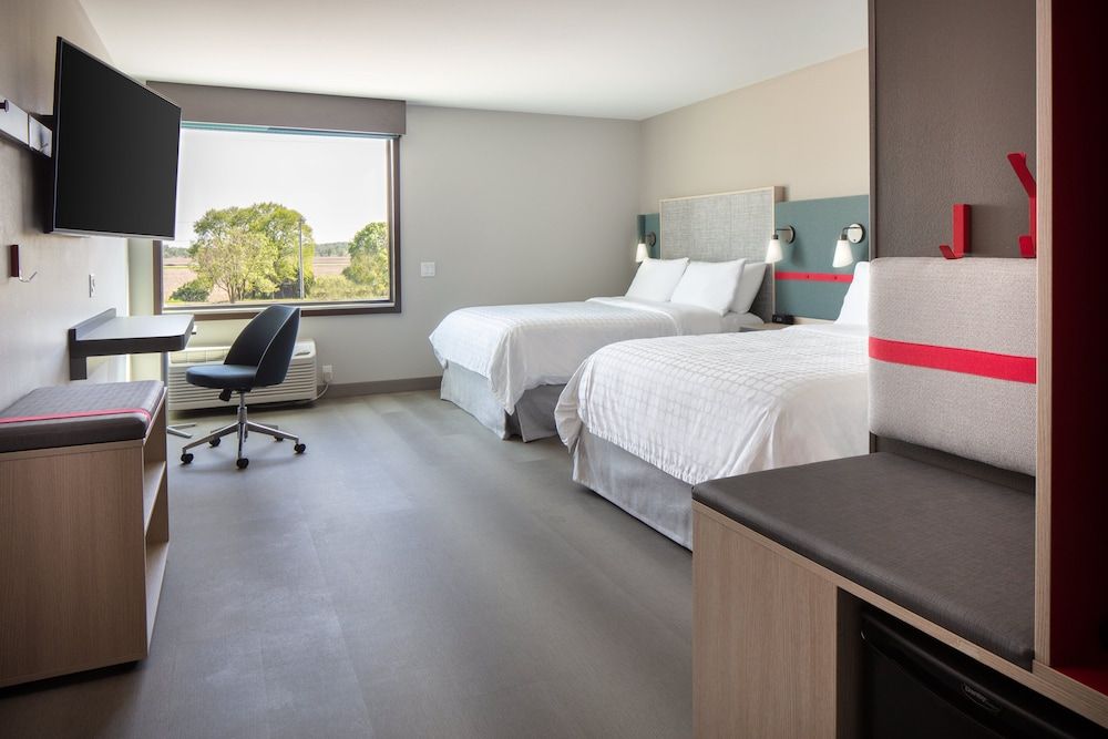 Standard Room, 2 Queen Beds, Accessible (Mobility, Roll Shwr)