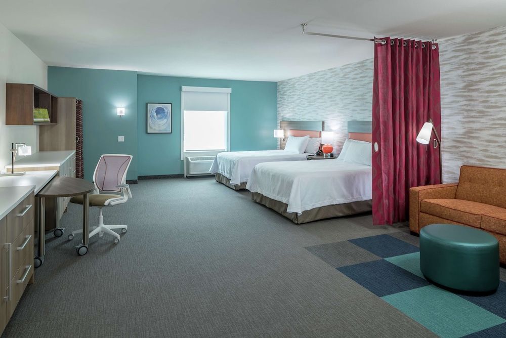 Studio, 2 Queen Beds, Accessible, Bathtub