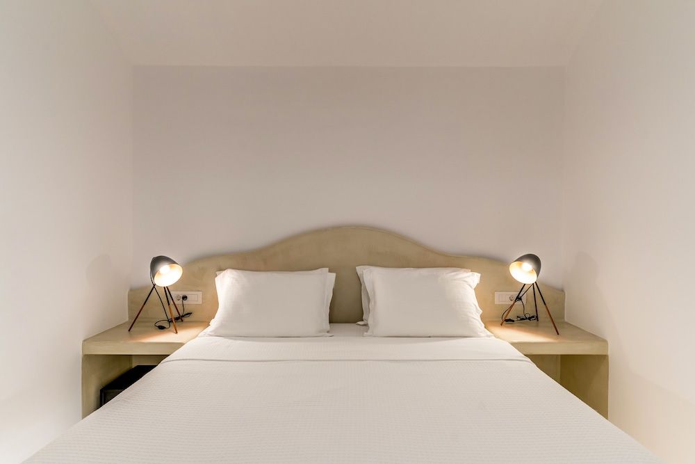 Marvarit Suites Grand Suite (Indoor Hot Tub) 4