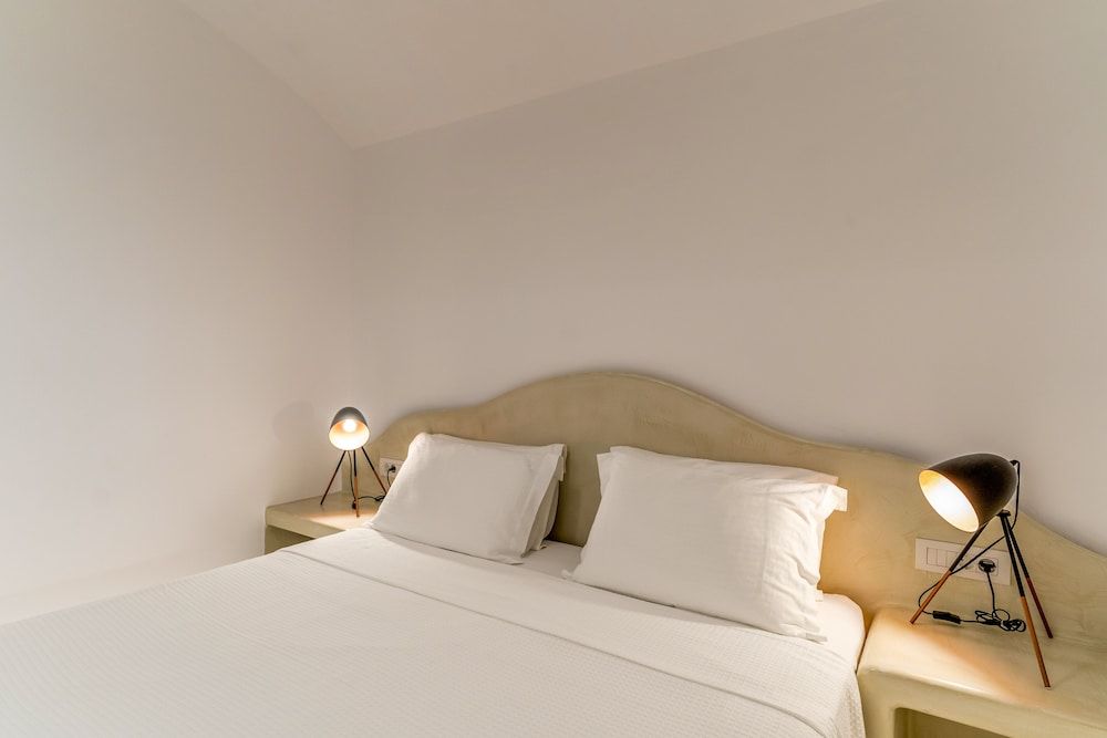 Marvarit Suites Grand Suite (Indoor Hot Tub) 6