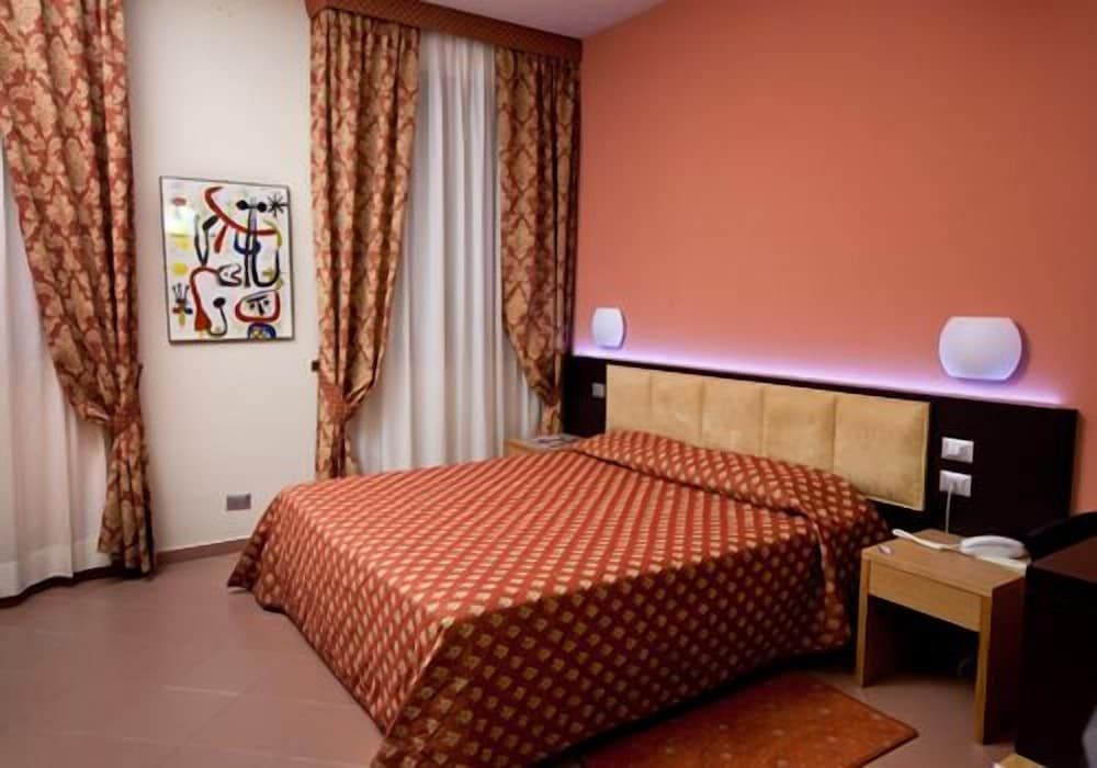 Albergo Vittoria Standard Double Room, 1 Double or 2 Twin Beds 2