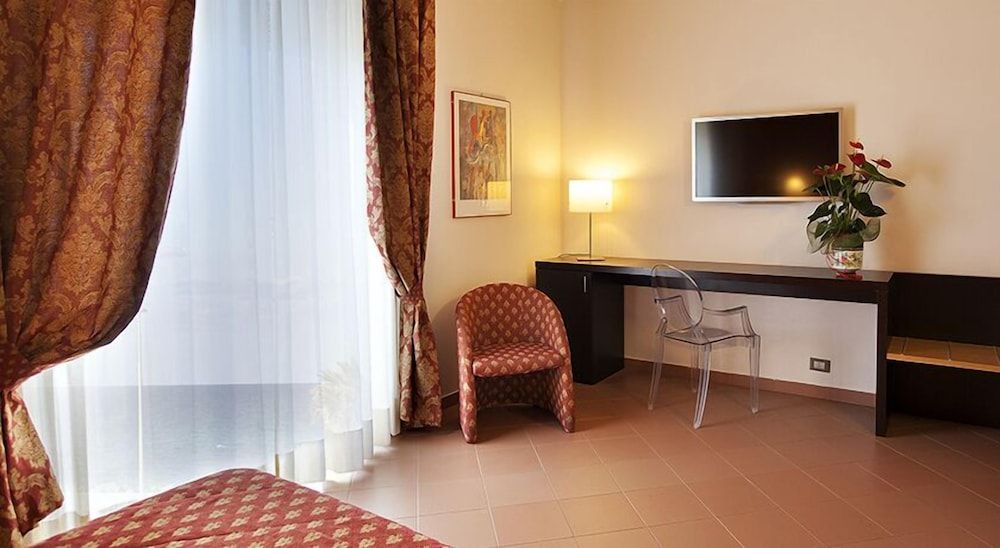 Albergo Vittoria Standard Double Room, 1 Double or 2 Twin Beds 6