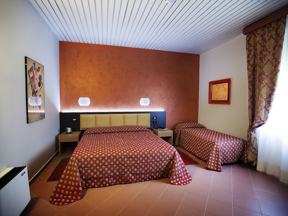 Albergo Vittoria Standard Double Room, 1 Double or 2 Twin Beds